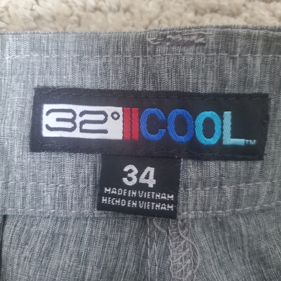 Active wear shorts - Picture 2 of 3